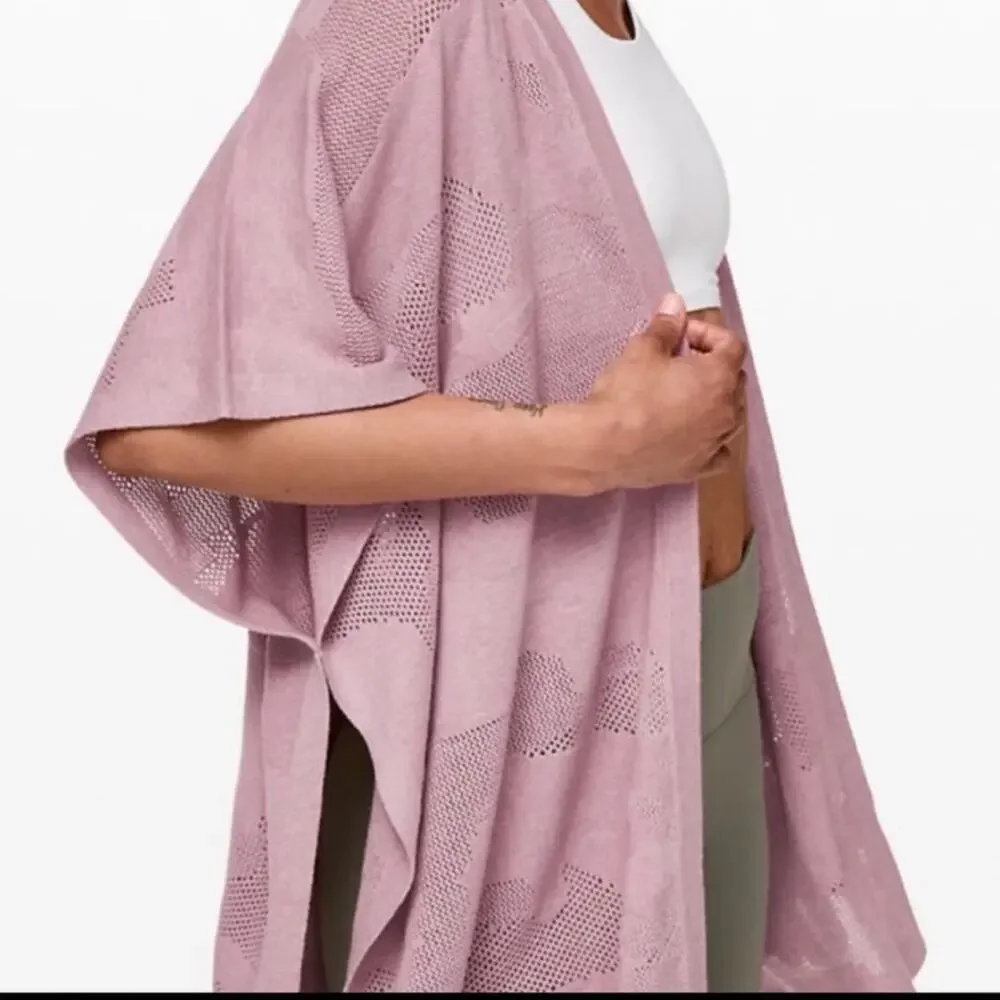 Lululemon Find Your Light Wrap OS